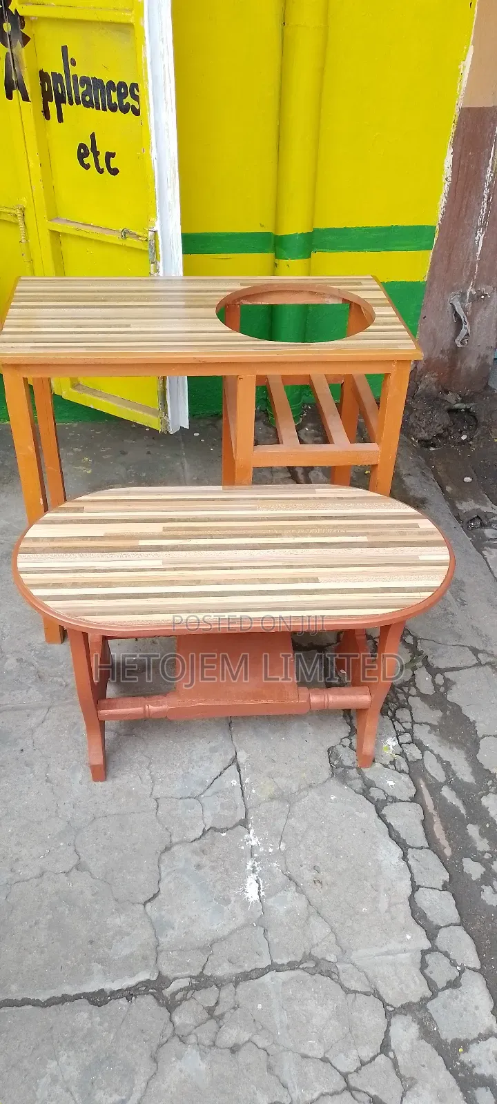 Meza Ya Jiko Yenye Shimo Ya Mtungi Na Meza Ndogo