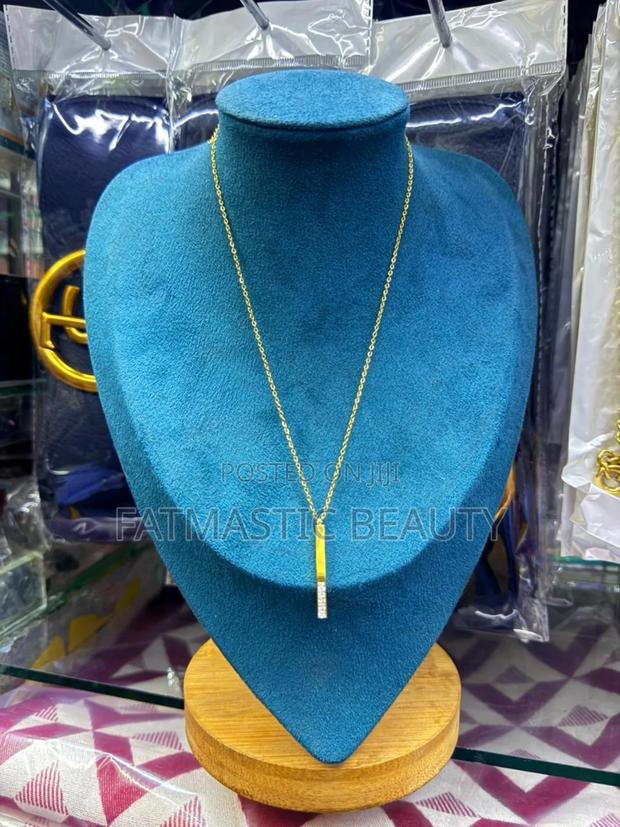 High Quality Necklace - thumbnail 2