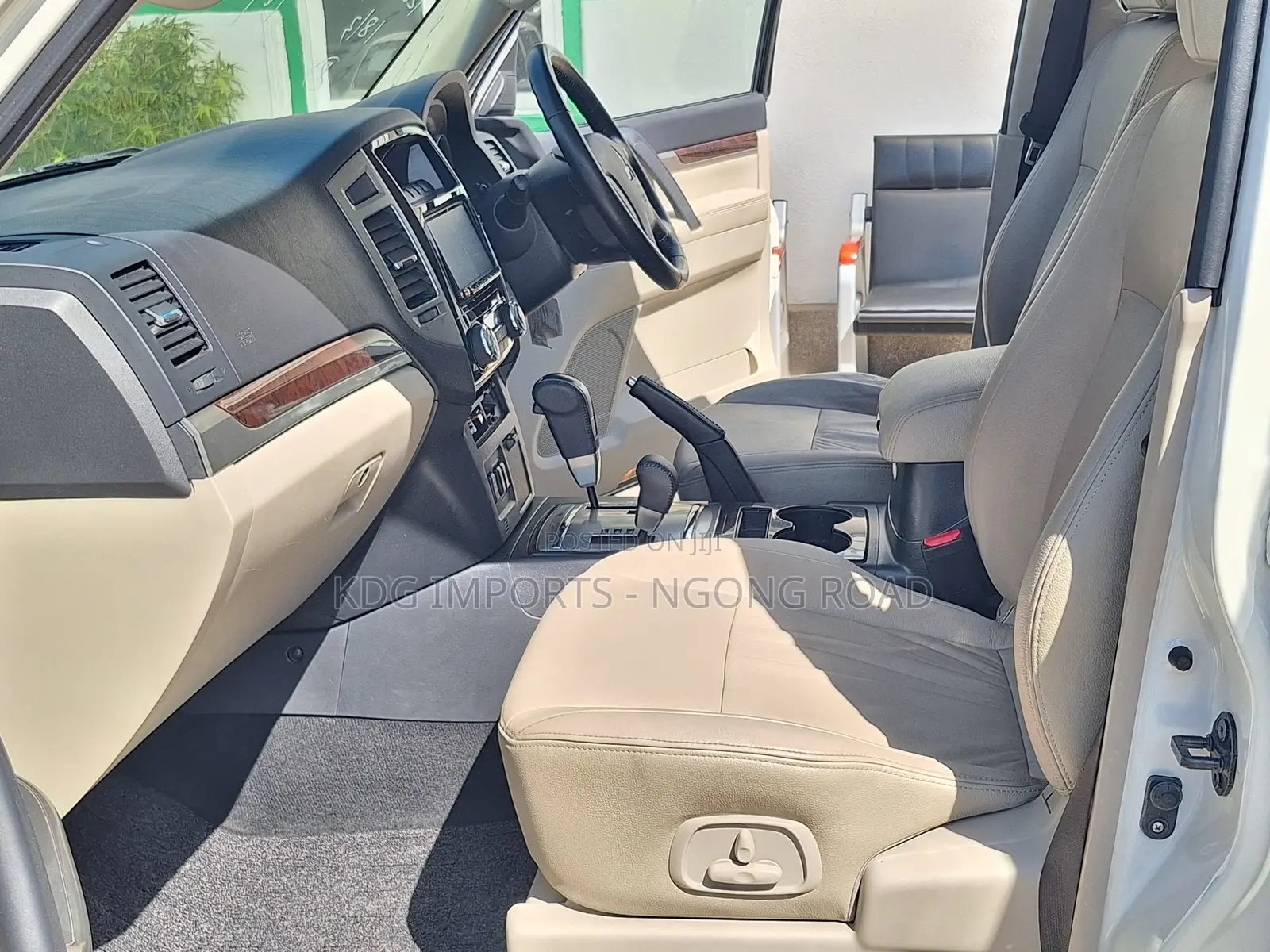Mitsubishi Pajero 2019 White