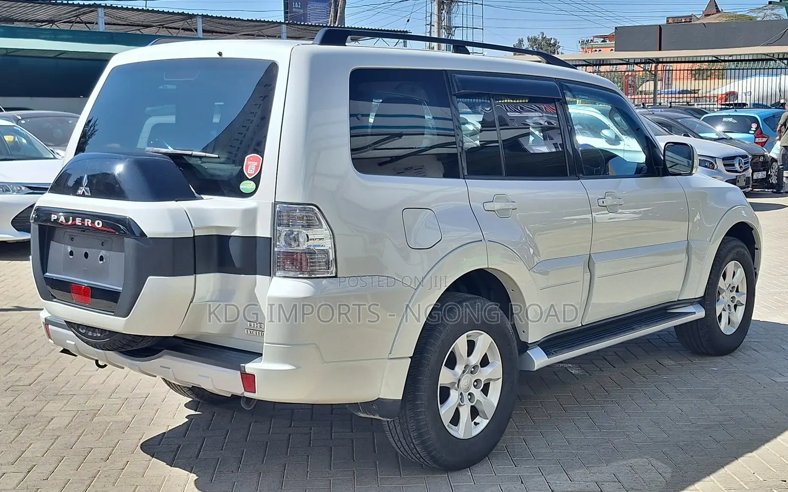 Mitsubishi Pajero 2019 White