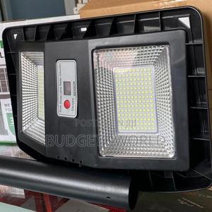 Double 300w Solar Lamp With Built-in Solar Panel + Pole - thumbnail 2