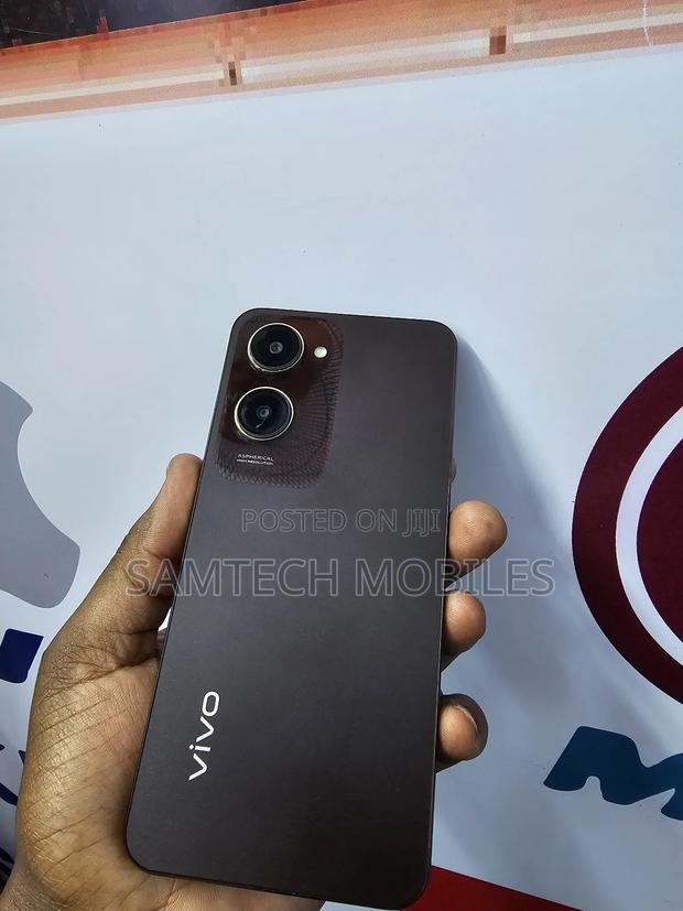 Vivo Y18 128 GB Rose Gold - main view