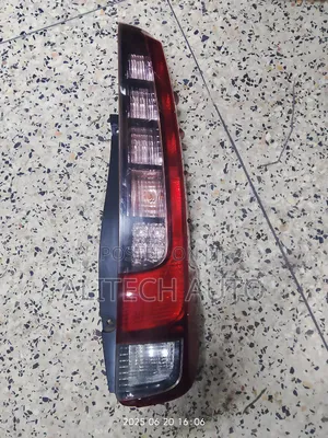 Toyota Noah Back Light 2016