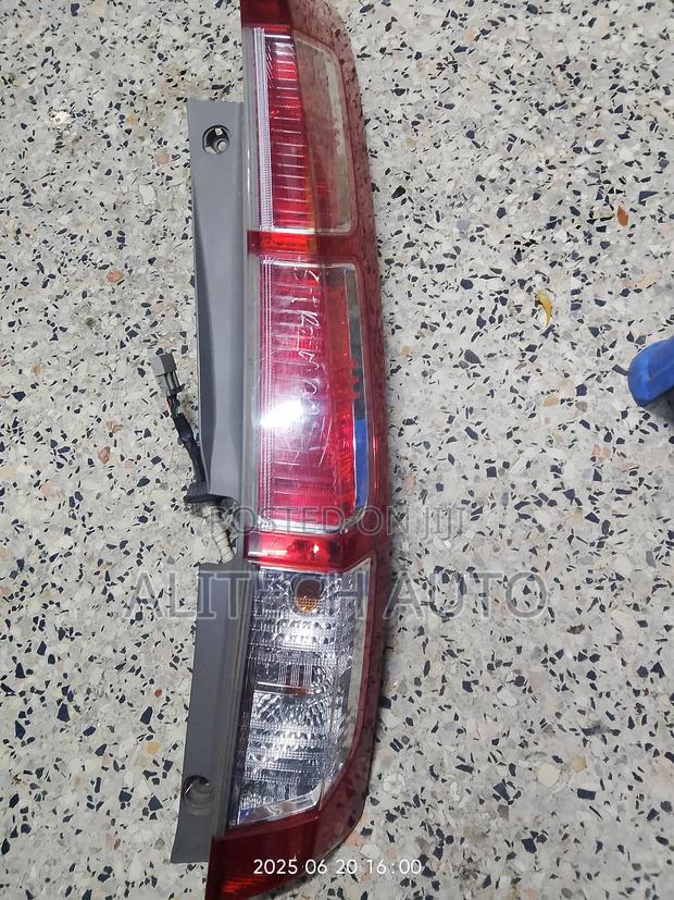 Honda Stream Back Light 2010
