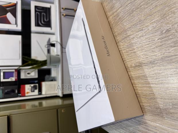 New Laptop Apple MacBook Air 2022 M2 8GB Apple M2 SSD 256GB - main view