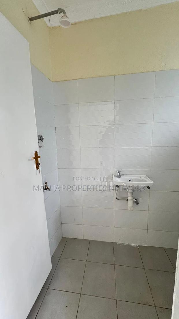 1bdrm Bungalow in Junction for sale - thumbnail 3