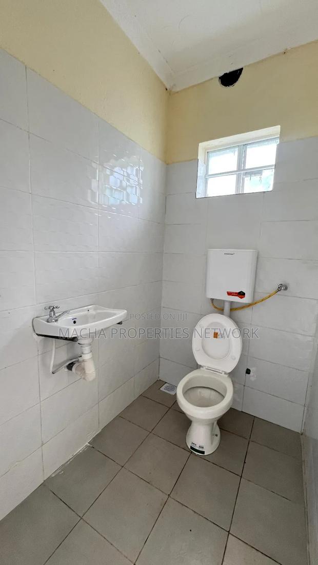 1bdrm Bungalow in Junction for sale - thumbnail 4