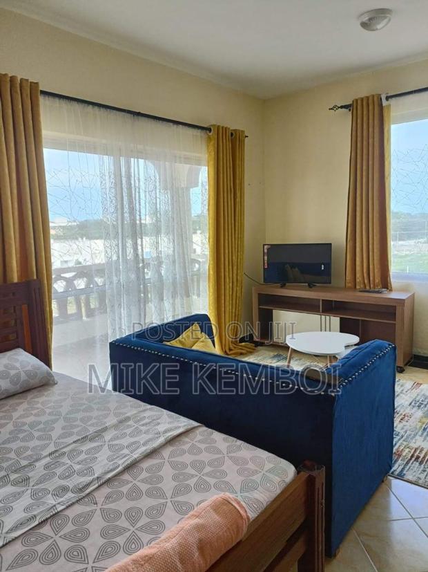 Air Bnb - 1 Bedroom And Studios Available - thumbnail 2