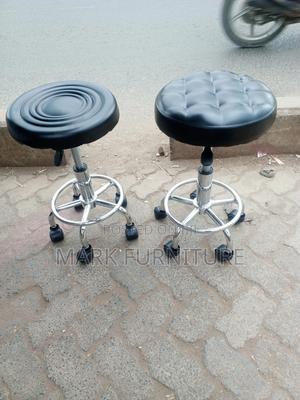 Manicures Stools