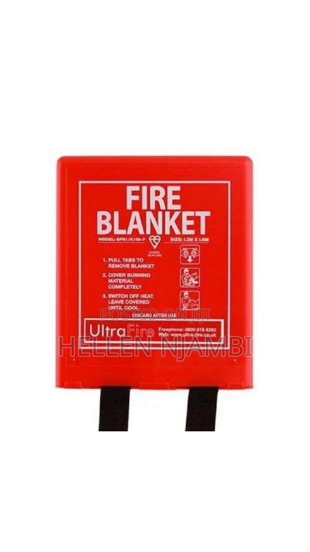 1.8m ×1.8m Fire Blanket +Vat