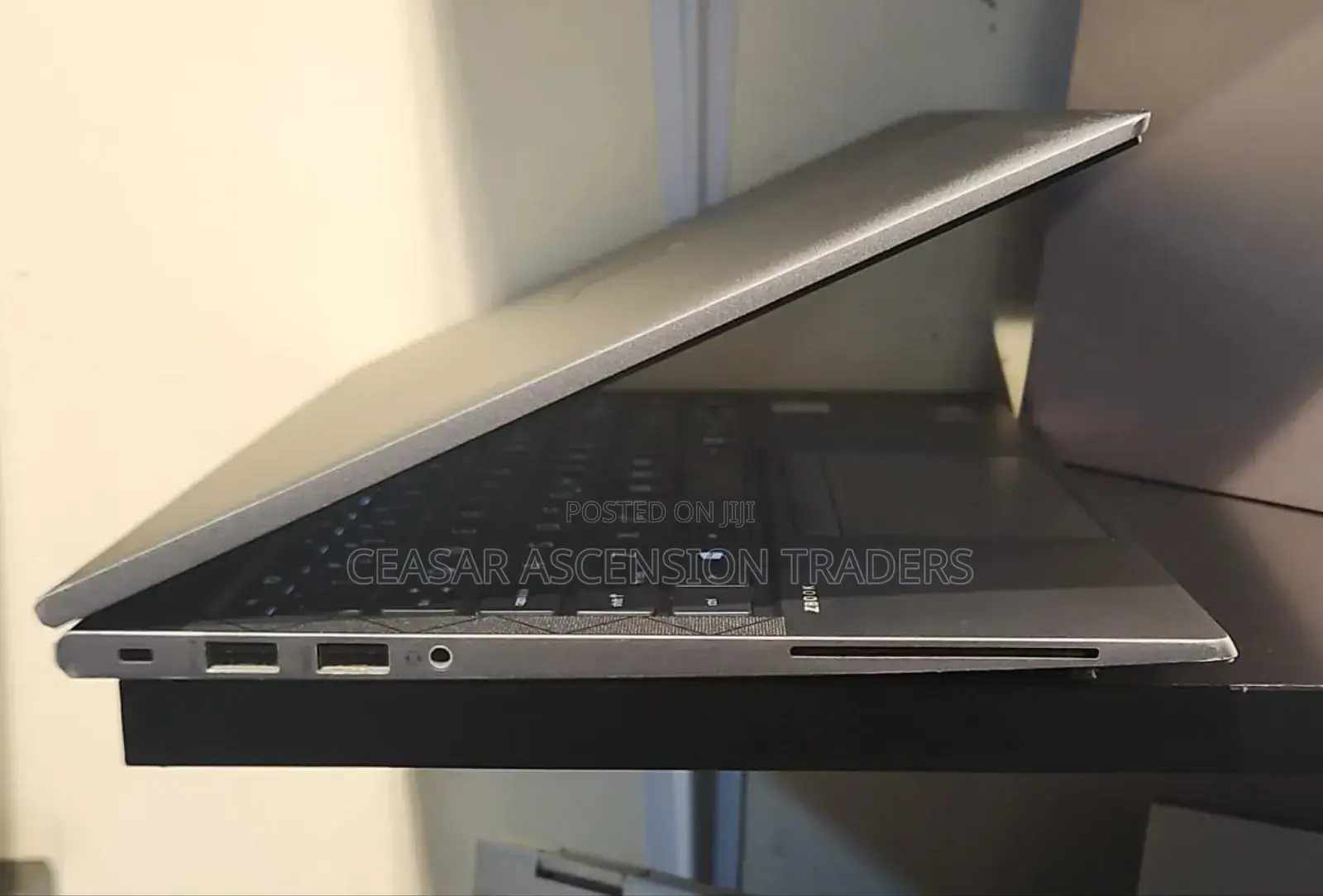 Laptop HP ZBook Firefly 14 G7 16GB Intel Core I3 SSD 512GB