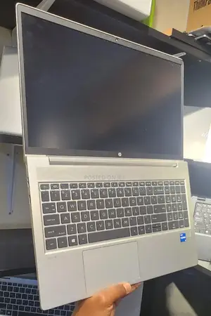Laptop HP ProBook 450 G8 8GB Intel Core I5 SSHD (Hybrid) 256GB