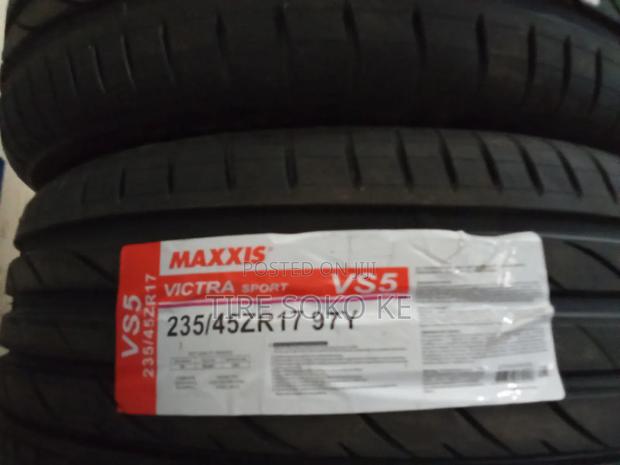 235/45r17 Maxxis Victra Sport 5