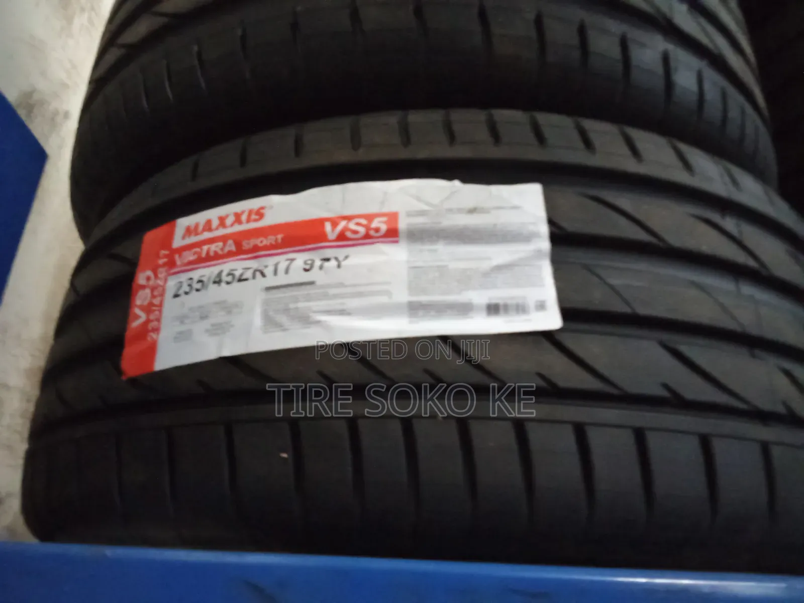 235/45r17 Maxxis Victra Sport 5