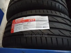 235/45r17 Maxxis Victra Sport 5