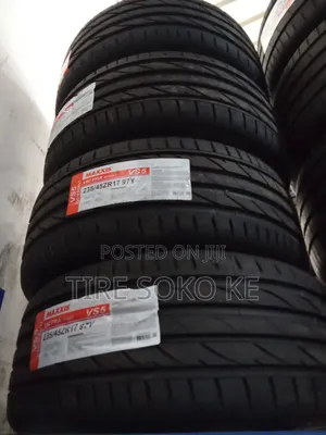 235/45r17 Maxxis Victra Sport 5