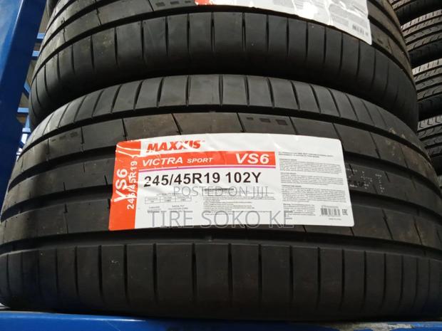 245/45r19 Maxxis Victra Vs6