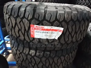 33x12.50 R18 (325/60r18) Maxxis Razr At811