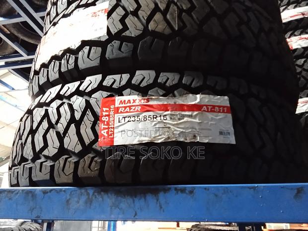 235/85r16 Maxxis Razr At811