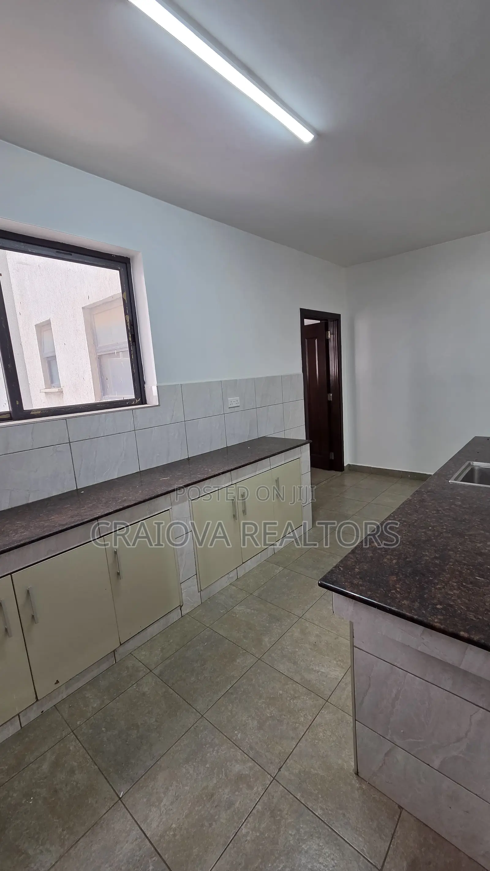 3bdrm Apartment in Parklands/Highridge for sale
