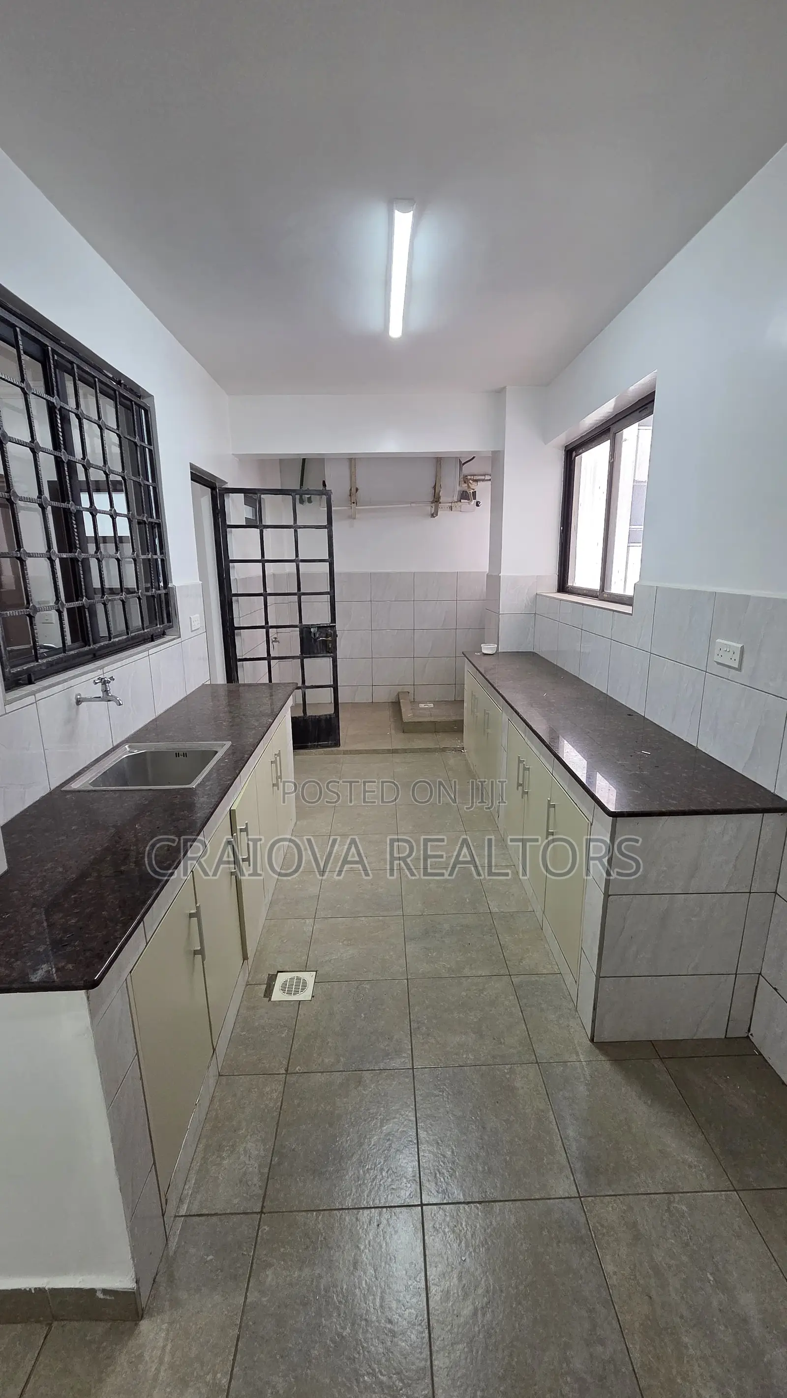 3bdrm Apartment in Parklands/Highridge for sale