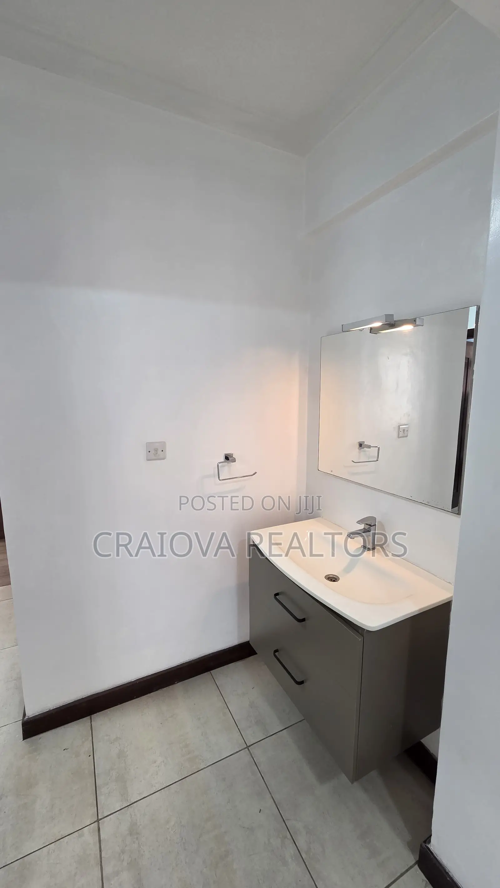 3bdrm Apartment in Parklands/Highridge for sale