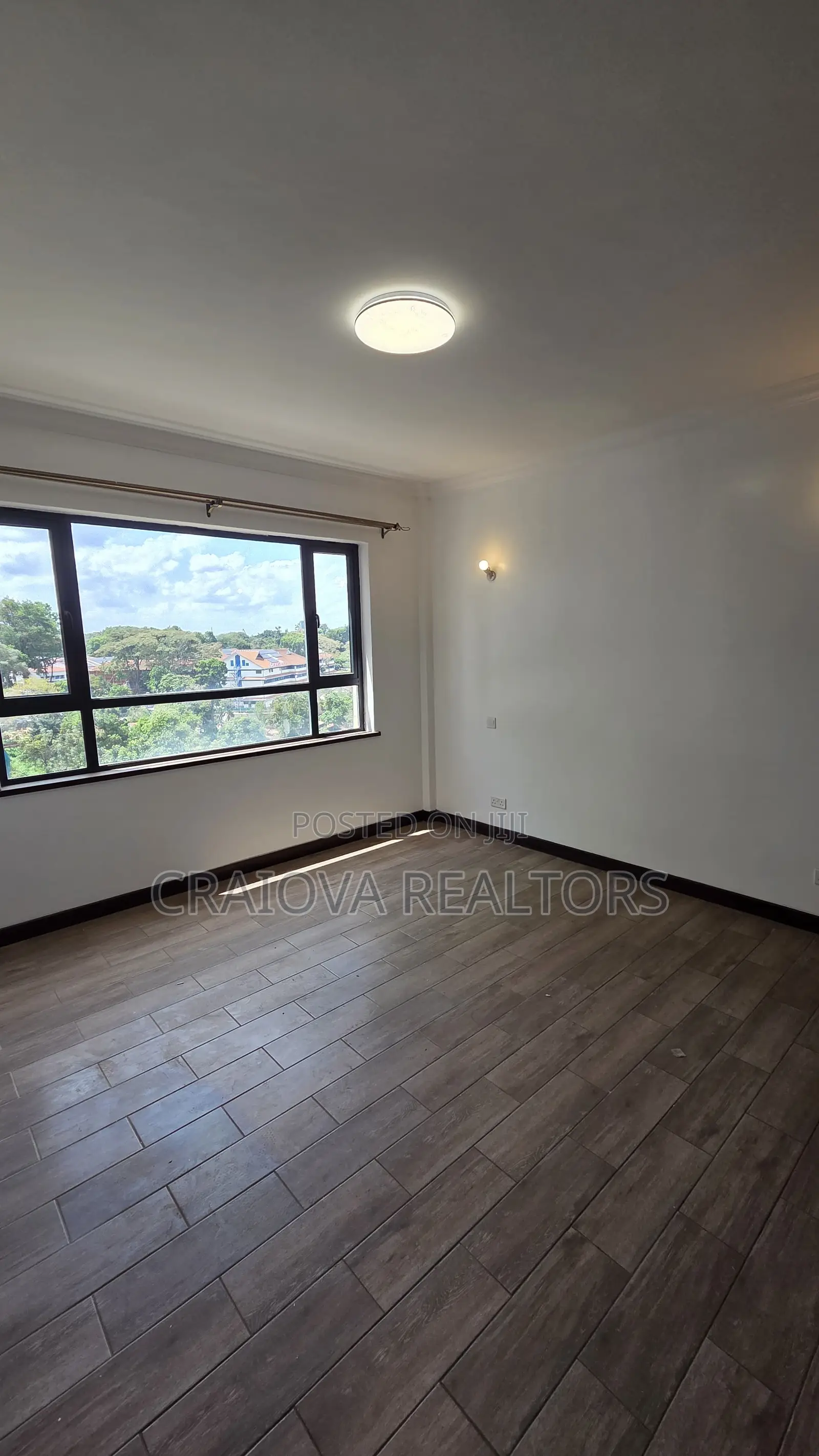 3bdrm Apartment in Parklands/Highridge for sale