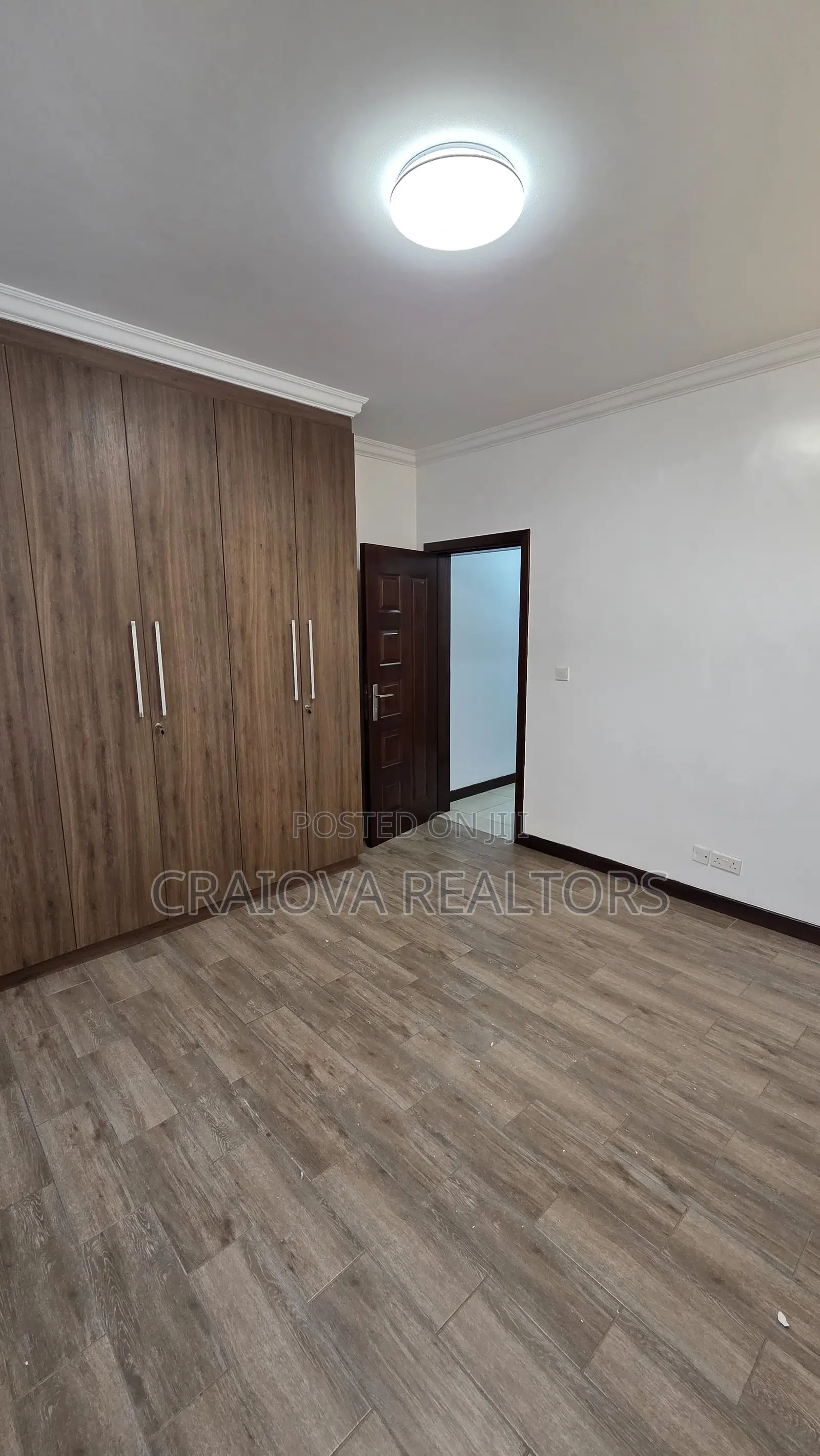3bdrm Apartment in Parklands/Highridge for sale