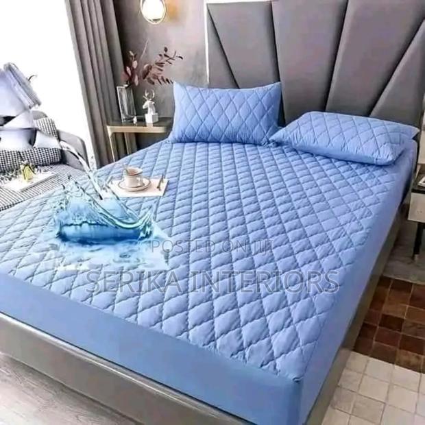Blue Waterproof Mattress Protector Environmental Friendly