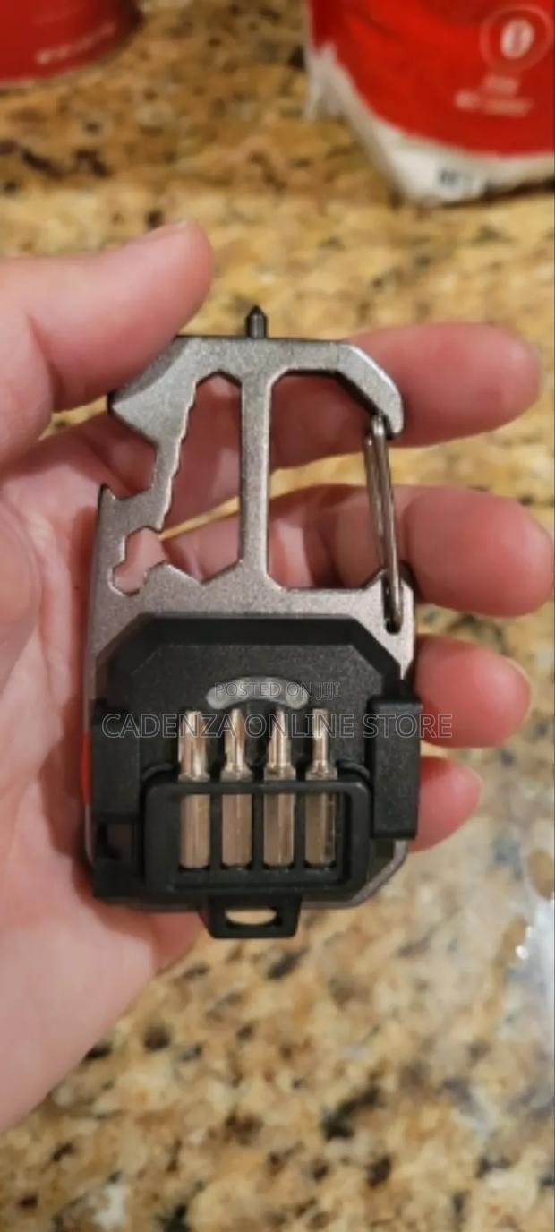 Multifunctional Flashlight With Tool - thumbnail 2