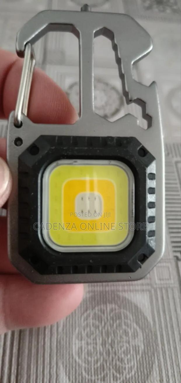 Multifunctional Flashlight With Tool - thumbnail 3