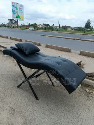 Lash Bed, Black Leather