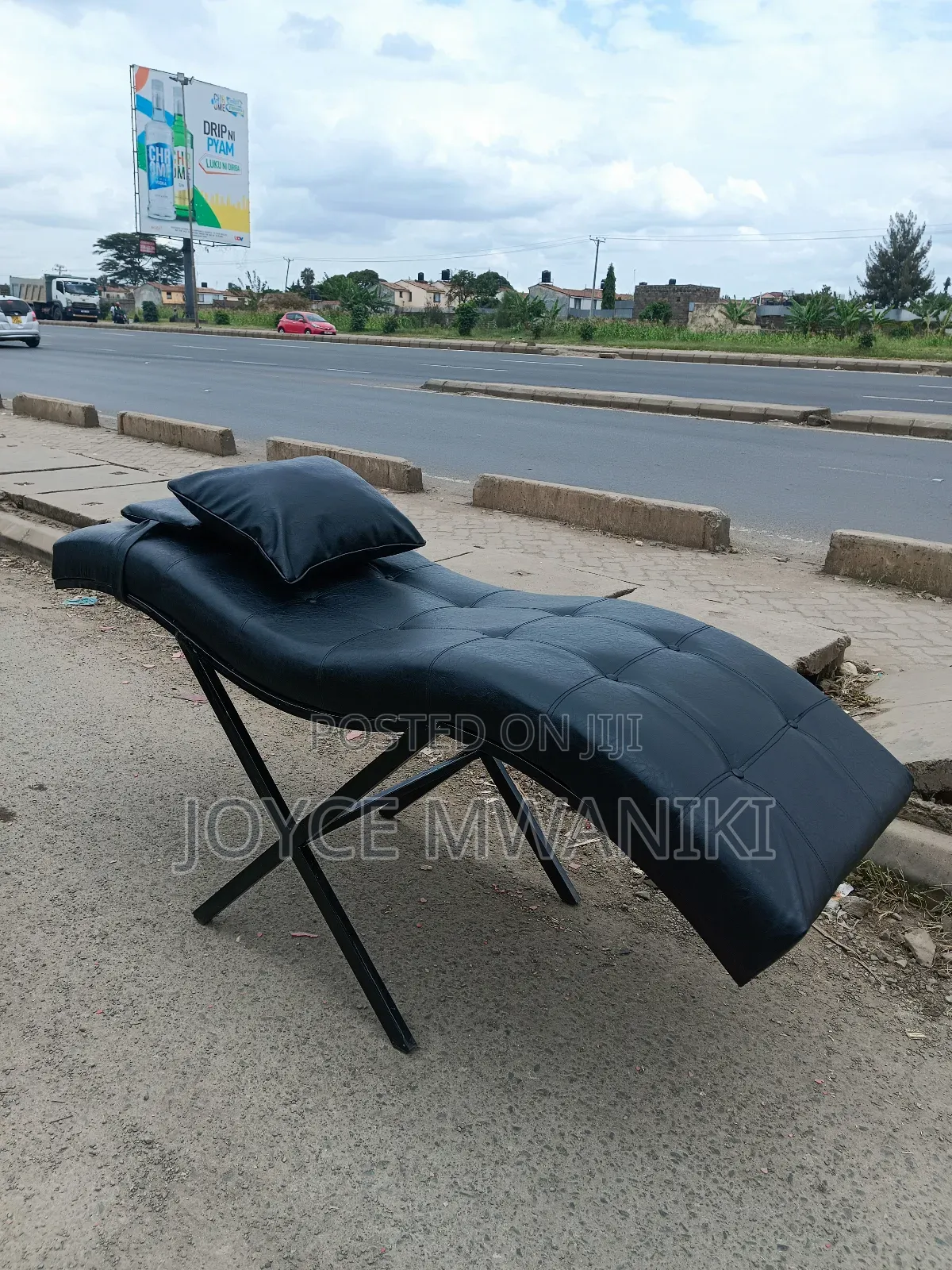 Lash Bed, Black Leather