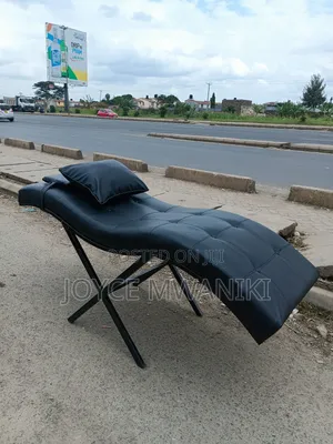 Lash Bed, Black Leather