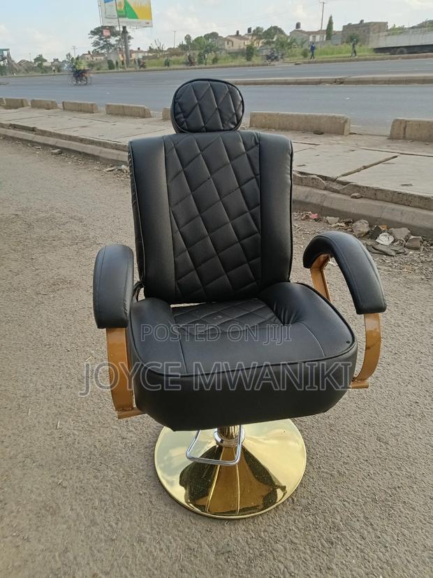 Hydraulic Styling Seat or Salon Seat - main view
