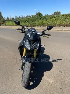 BMW Sport 2019 Black