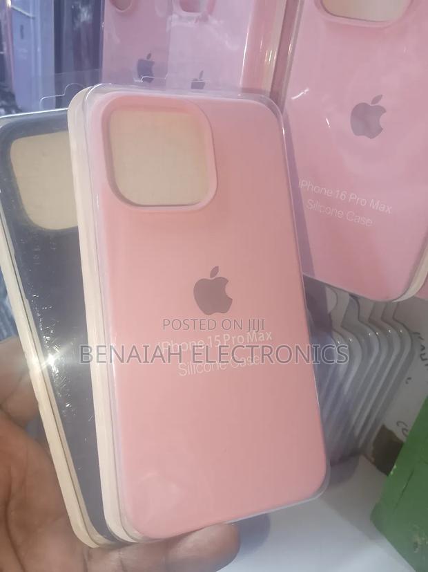 iPhone 15 Pro Max Elegant Silicone Case.High Quality Case