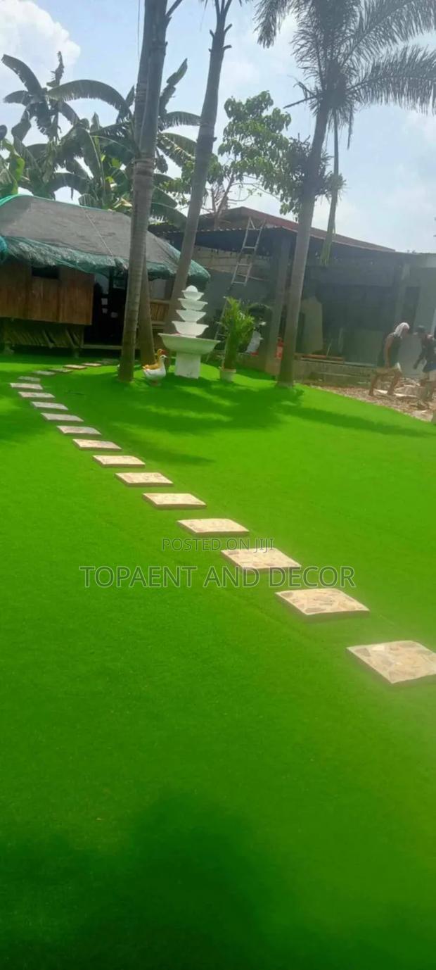 Long Lasting Artificial Grass Carpet Designed for Compounds - main view
