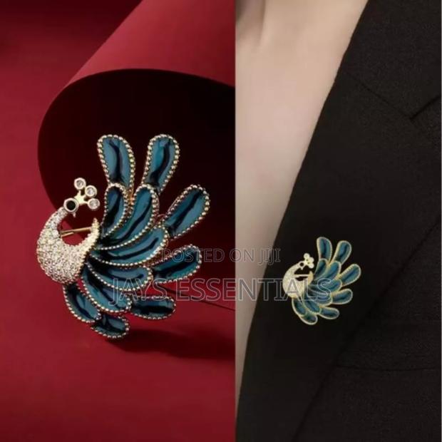 Variety of Unique Brooches - thumbnail 5