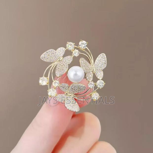 Variety of Unique Brooches - thumbnail 6