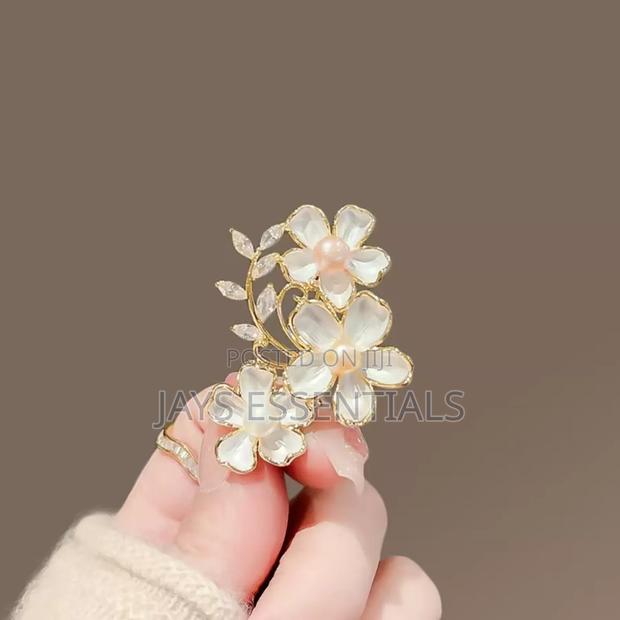 Variety of Unique Brooches - thumbnail 7