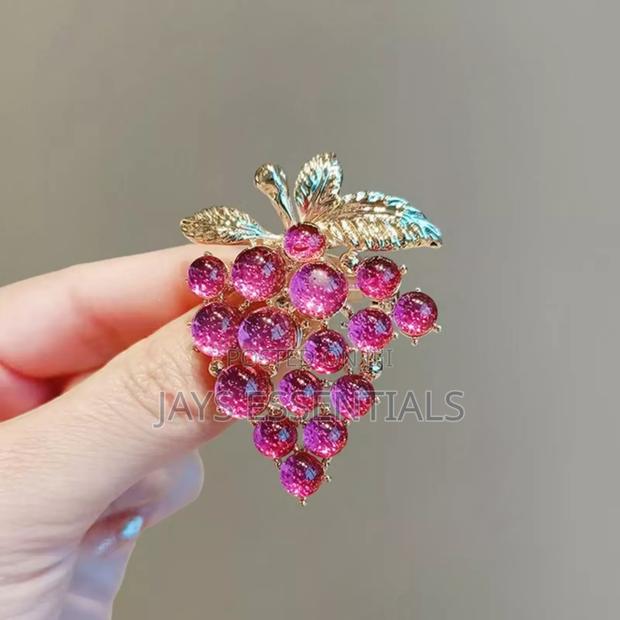 Variety of Unique Brooches - thumbnail 8