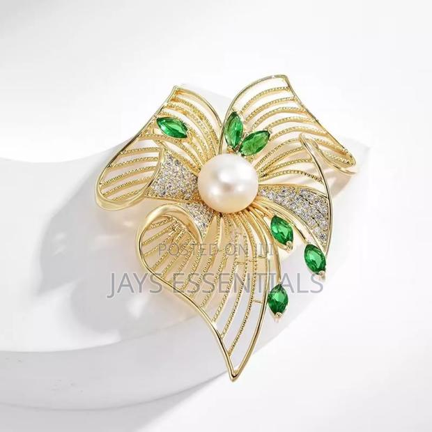 Variety of Unique Brooches - thumbnail 10