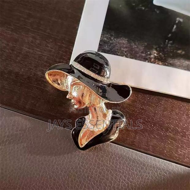 Variety of Unique Brooches - thumbnail 12