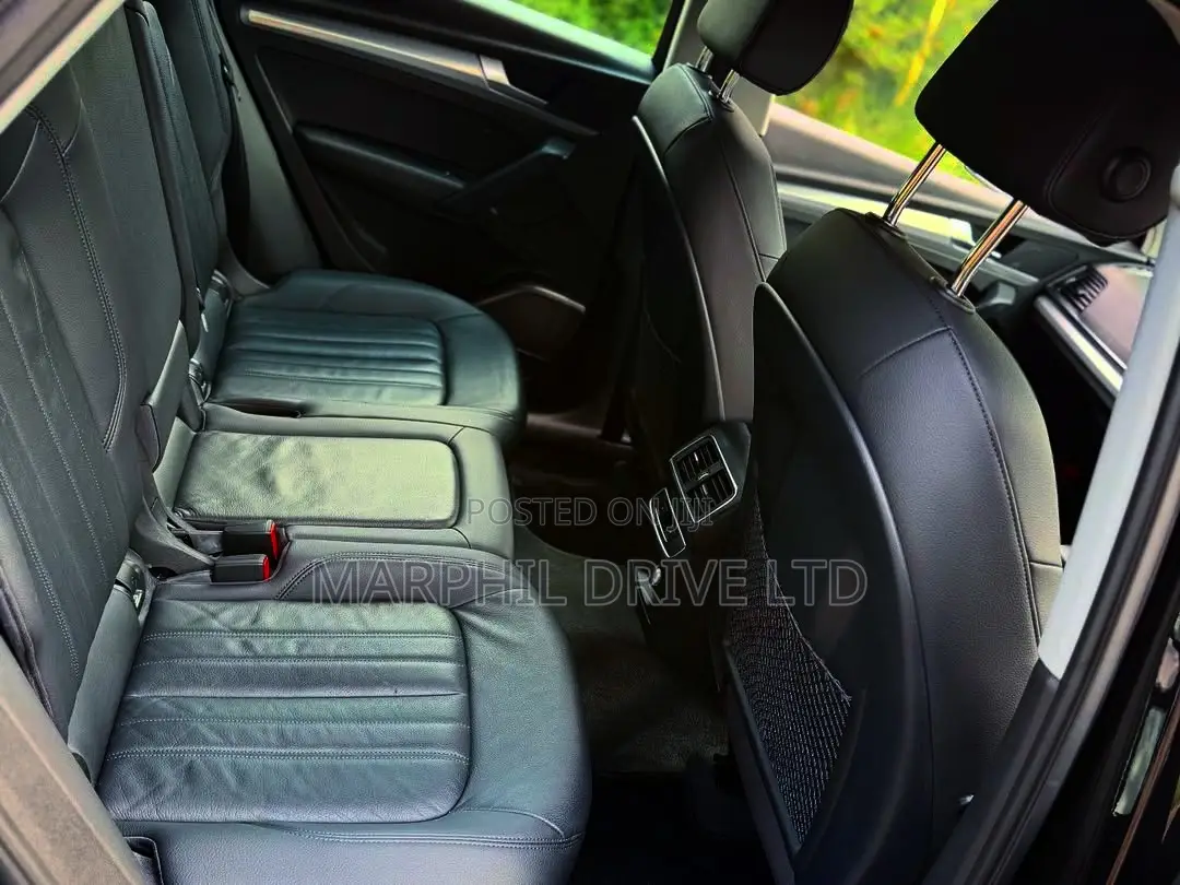 Audi Q5 2.0T Premium AWD quattro 2018 Black
