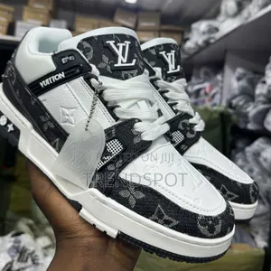 Lv Trainers Size 38_45 Black White