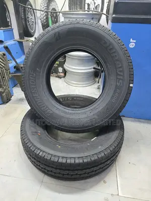 195r15c Bridgestone Commercial Tyre