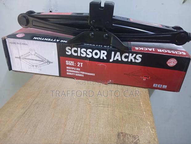 Brand New 2t Scissors Jack - main view