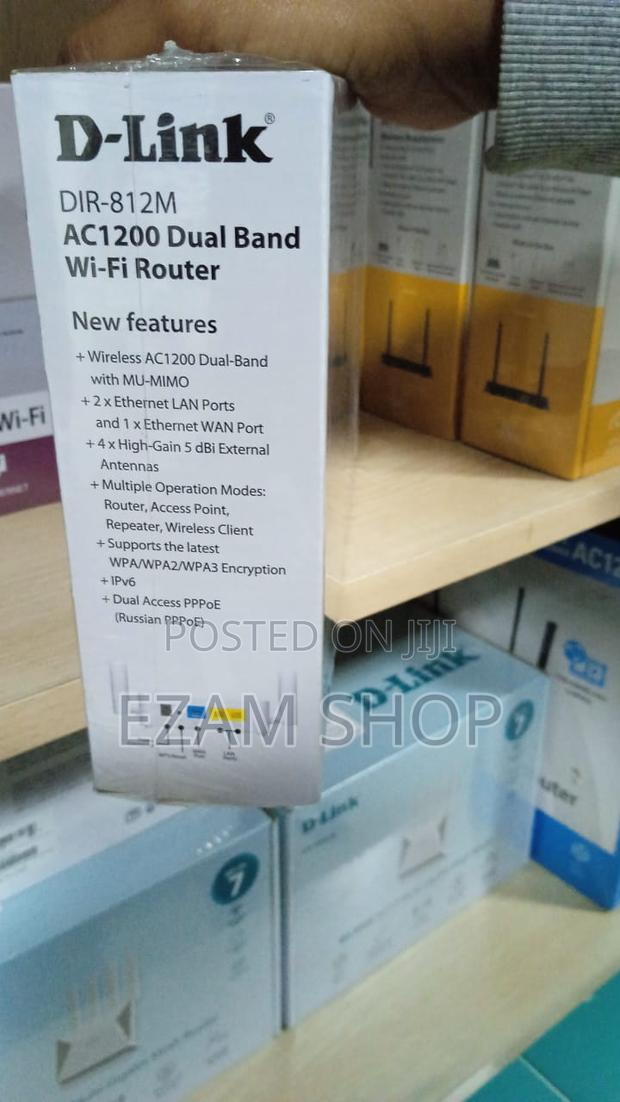 D-Link Dir812m Ac1200 Wi-Fi Router - thumbnail 2