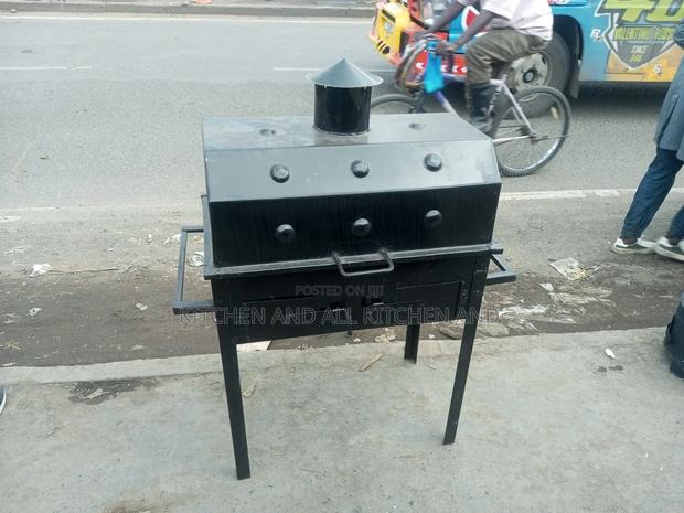 Enclosed Super Floss BBQ Grill - main view